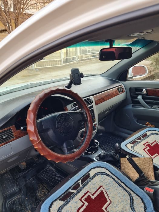 Ласетти 1.6 сотилади