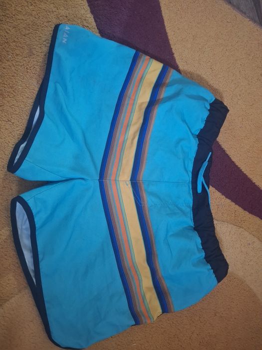 Pantaloni scuri pentru alergat