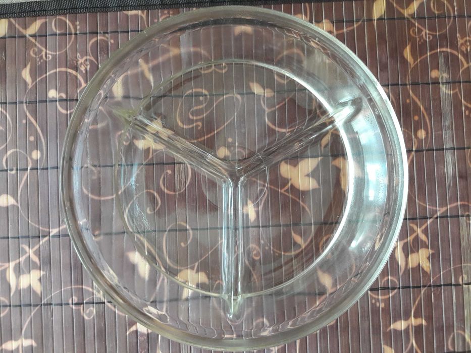 Стъклена чиния за ордьоври