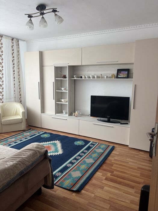 Inchiriez ap cu 2 camere zona centru