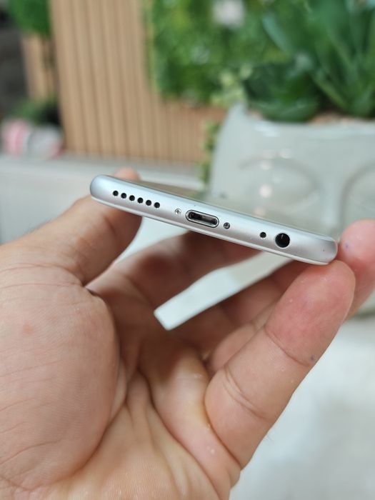iPhone 6S 100% baterie