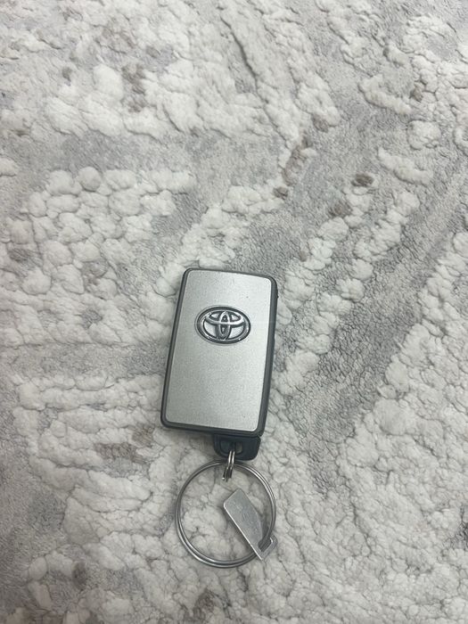Продам смарт ключ от альфарда