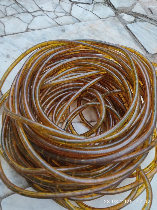 Дюролайт горит желтым цветом