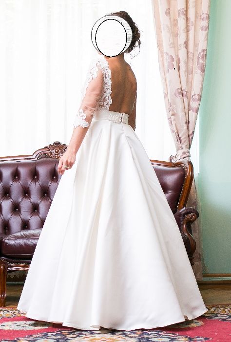 Rochie de mireasa din satin si dantela