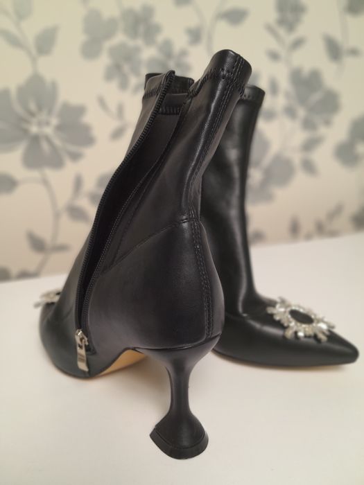 Сапожки новые  37 р