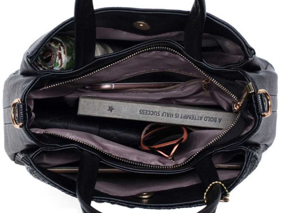 Елегантна чанта в черен цвят