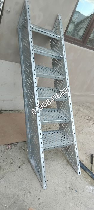 Scări metalice zincate 85x27