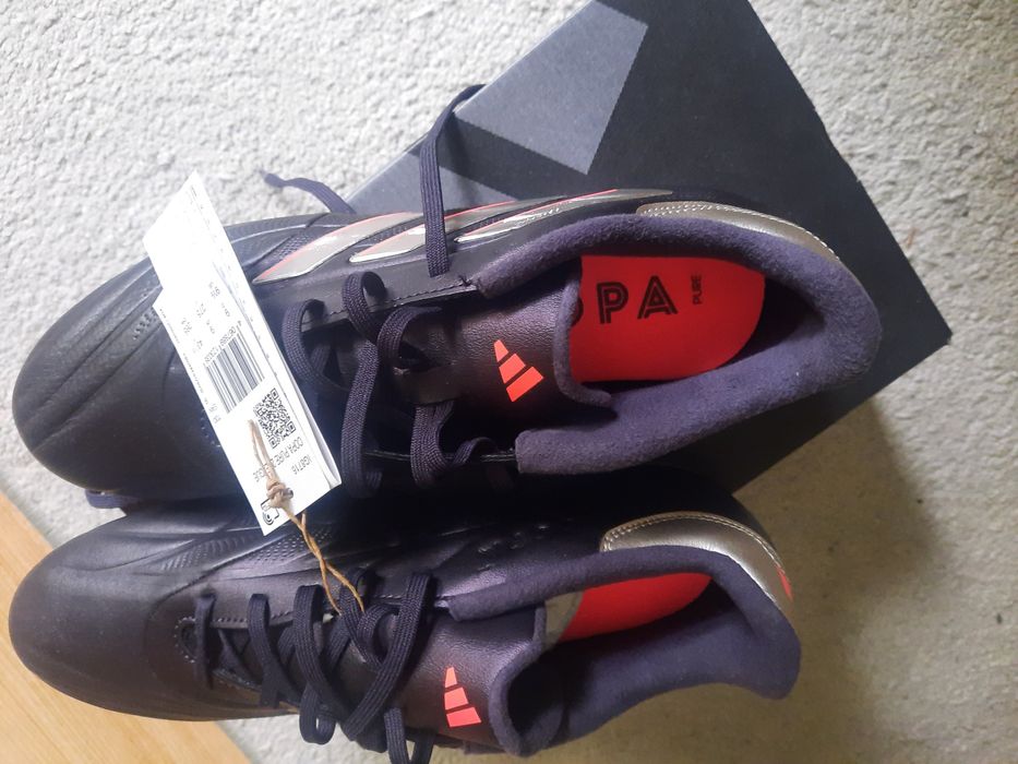 Чисто нови бутонки Адидас