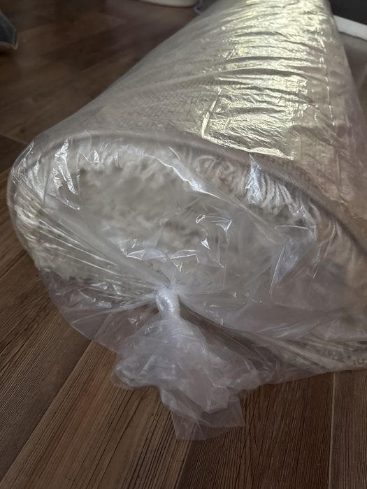 Продам ковер б/у Шегги