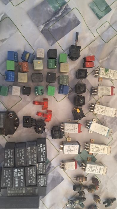 Мерседес.124.Кнопки аварики.