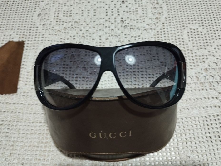 Слънчеви очила Gucci оригинални Перфектно състояние.