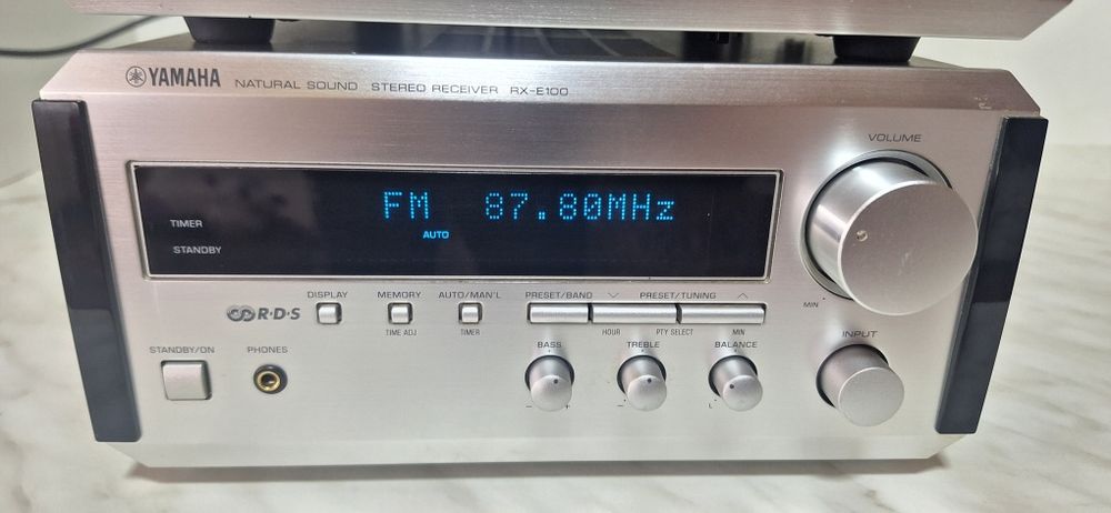 Ocazie 350 lei Amplituner + cdplayer Yamaha Rx E 100