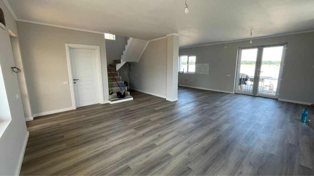 Casa de vanzare,oras Pantelimon,Teren 325mp,gaze,curent,apa potabila