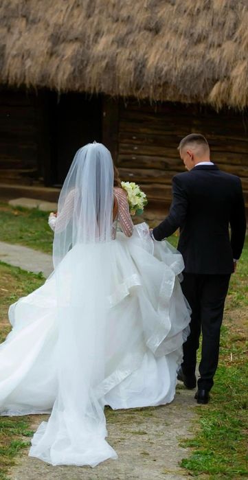 Vând rochie de mireasa Milla Nova, model Penelopa, potrivită pt un XS-