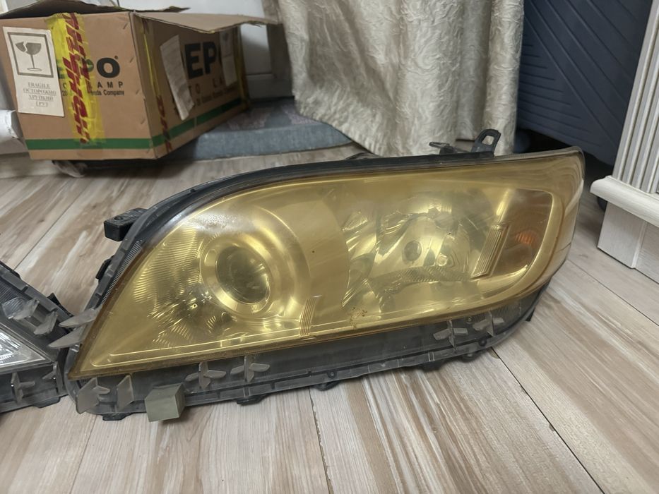 Фары на Toyota Rav-4