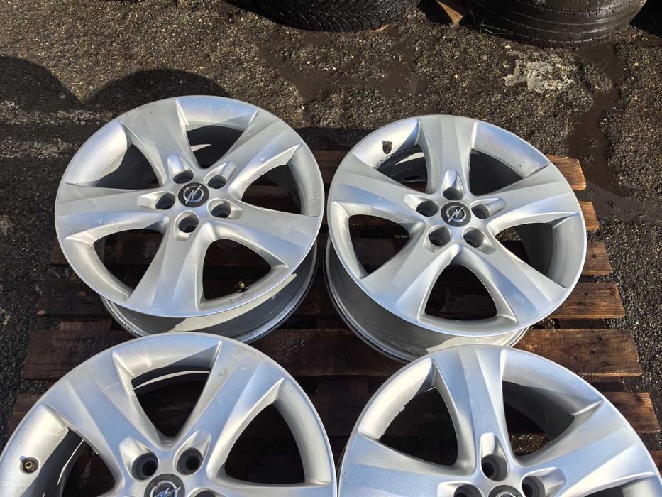 17 цола 5 х 105 мм Опел / Шевролет - 7 Инча / ЕТ 42 - Като нови !