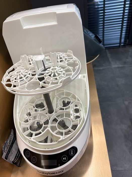 BabyBrezza Bottle Washer Pro -3-в-1 машина в света, която пере, стерилизира и изсушава