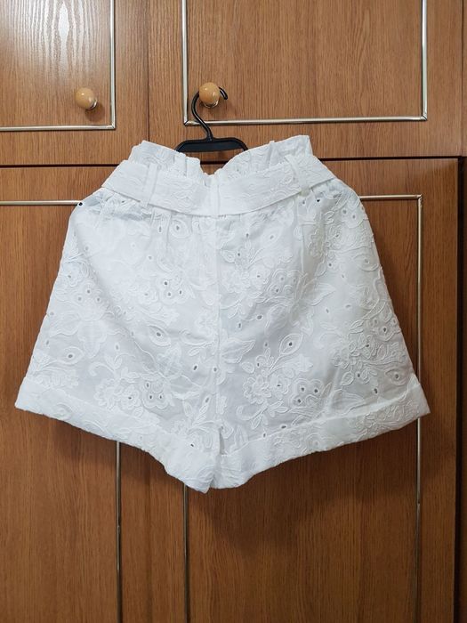 Къси панталонки с бродерия Зара/Zara
