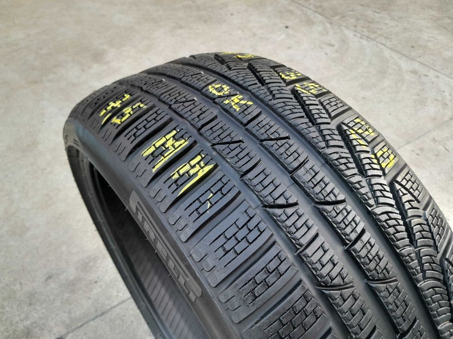 O anvelopa iarna 245 35 20 pirelli sottozero 2 profil de 7,5 mm
