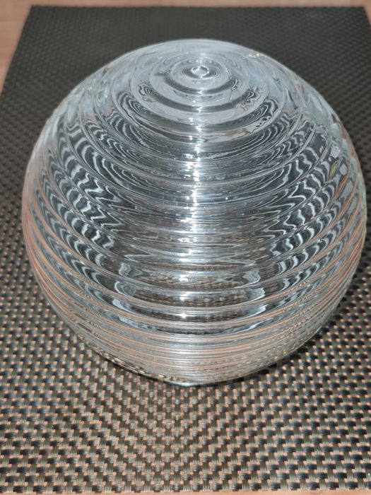 Плафоны для люстр, светильников разные.