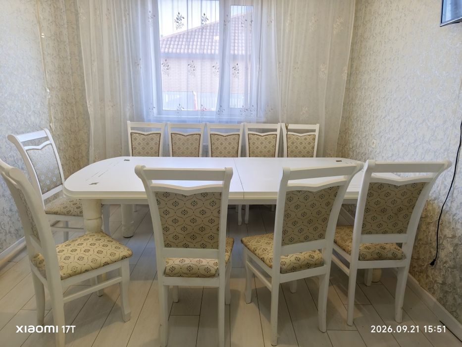 Продам стол с 10 стульями