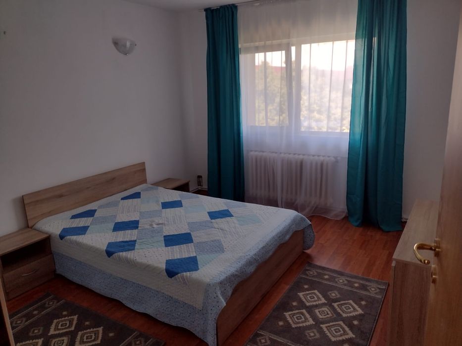 Apartament cu două camere de închiriat