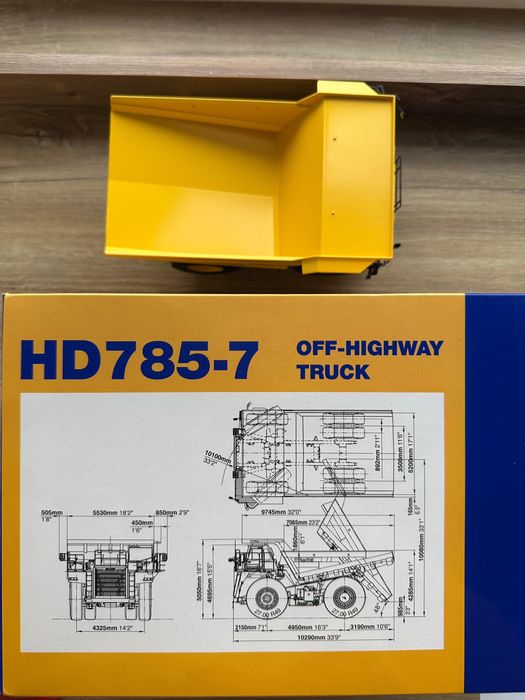 Сувенирная модель Komatsu HD785-7