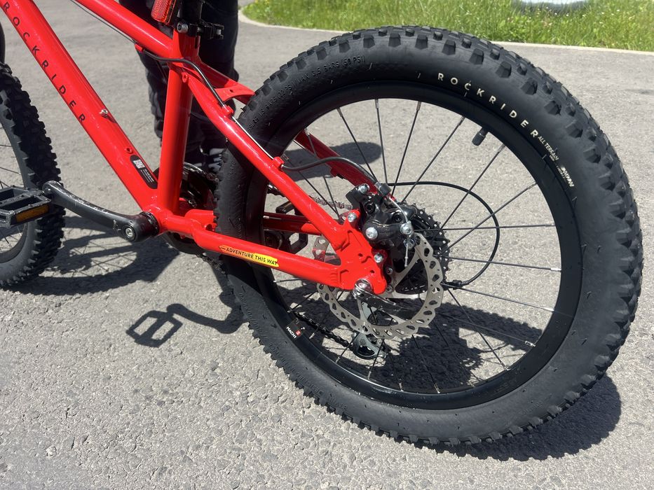 Bicicleta Rockrider 20” de la decathlon. In stare foarte buna, folosita mai putin de un an.