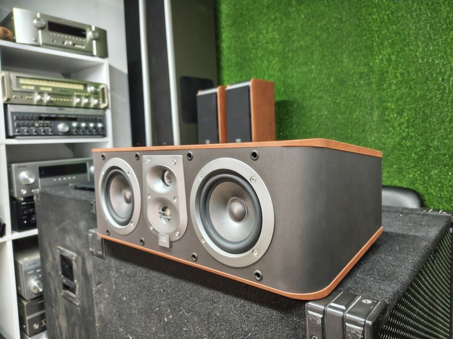 Център JBL ES-26C