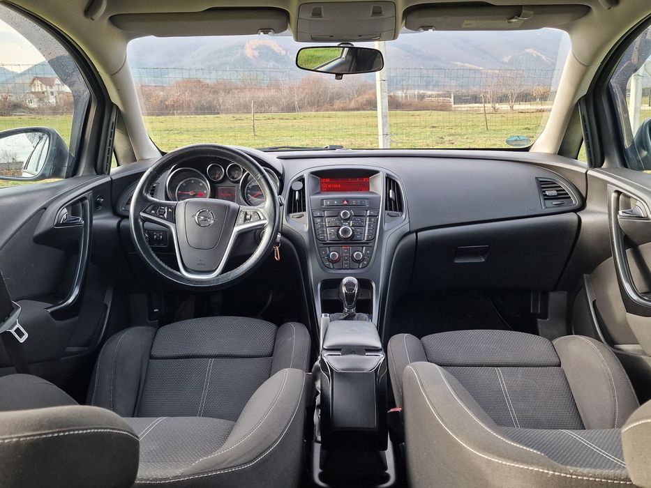 Opel Astra J Sport Tourer 1.7 CDTI, 2011