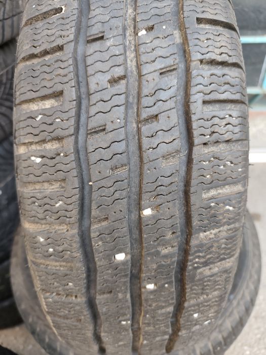 Продавам 4 зимни гуми 215/65/16 С бус