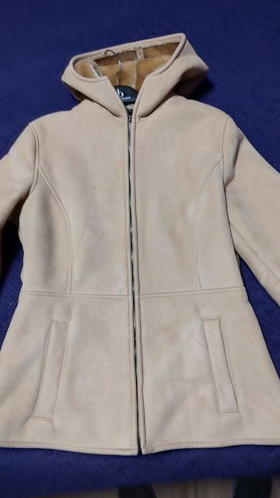 Велурено палтенце