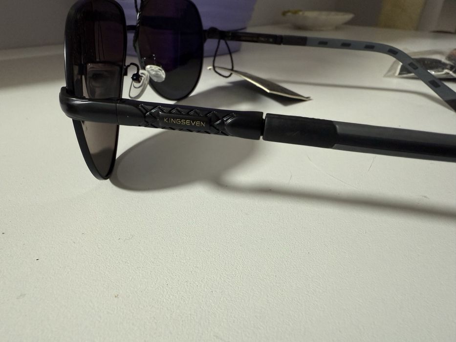 Очки с чехлом  в кейсе