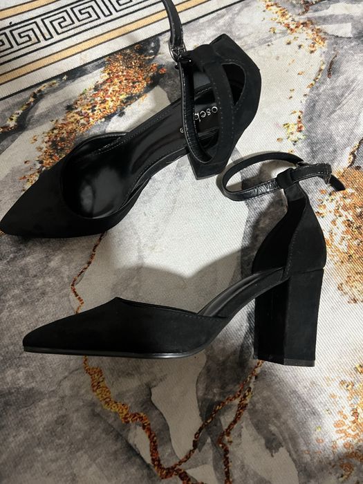 Стильные женские туфли на каблуке