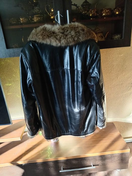 Продам куртку зимнию