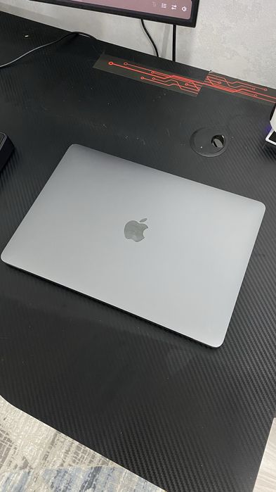 Apple MacBook Pro M2