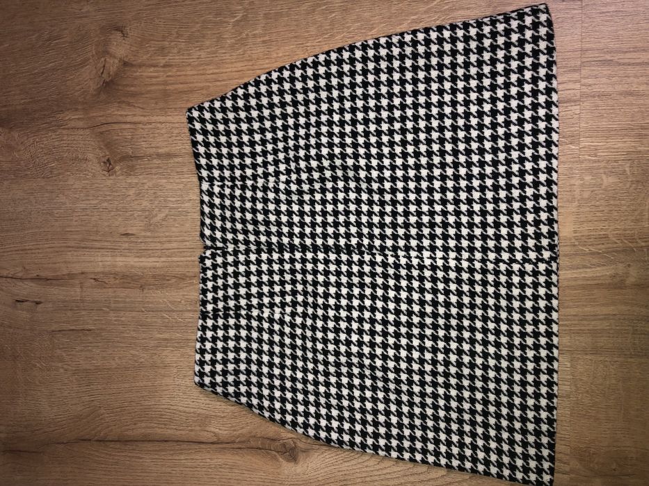 Къса пола с цепка