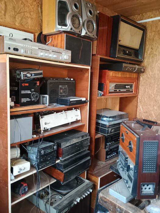 Aparate electronice de vanzare