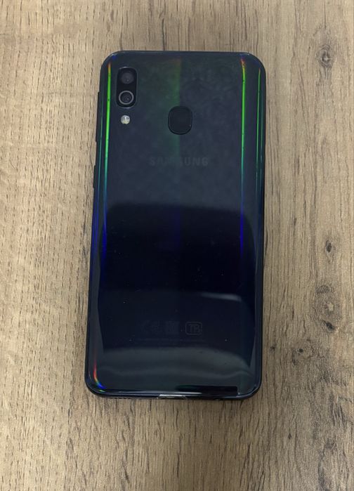 Продам Samsung Galaxy A40