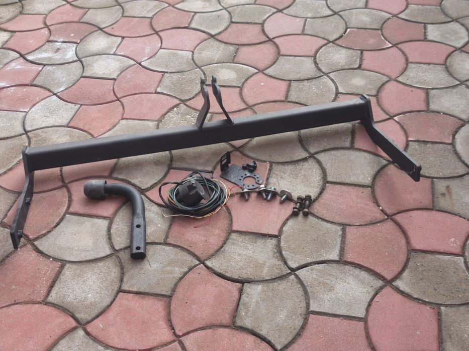 Cârlig remorcare Renault Megane II / Cui tractare Renault Megane II