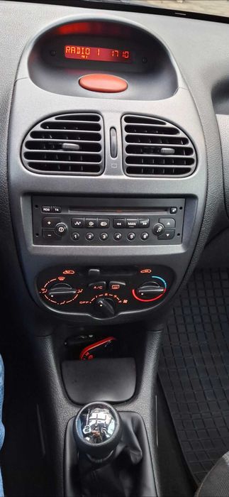 Пежо 206 Peugeot 206 1.4i бензин