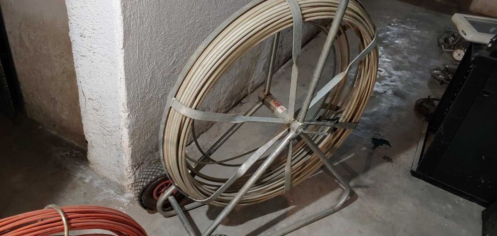 Рейка за изтегляне на кабели