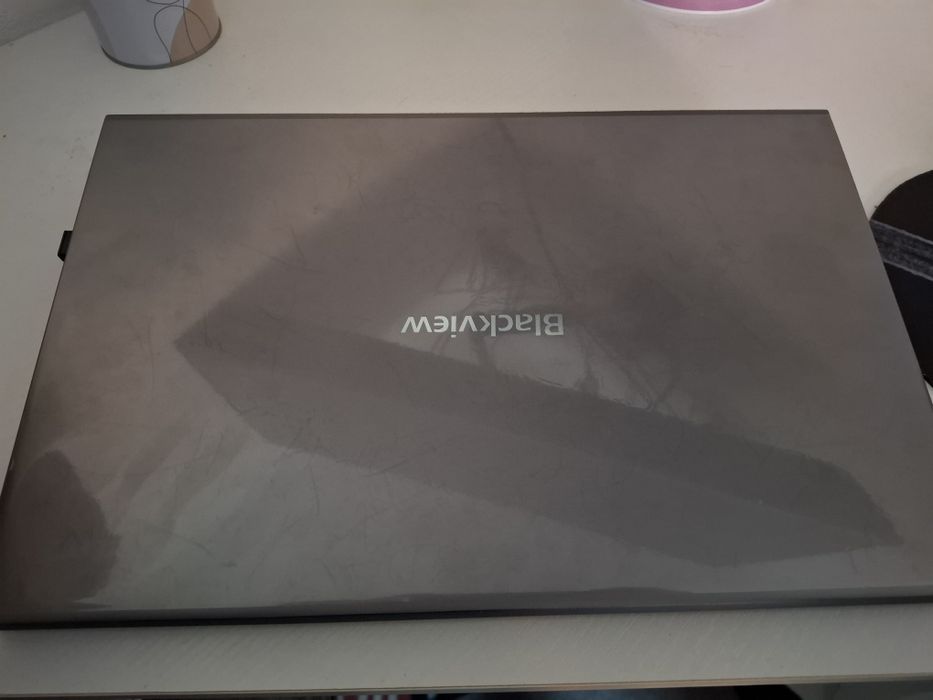 Vând leptop blackview