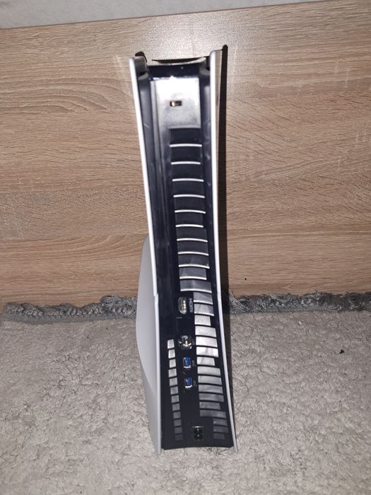 PS5+2 джойстика и 5 игри