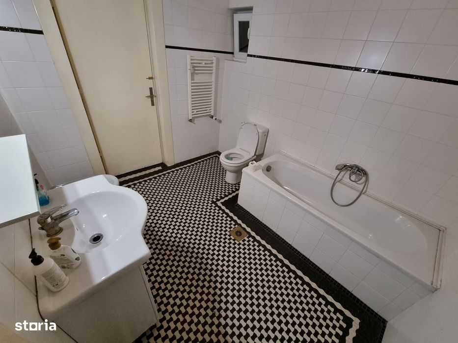 Piața Romana vav McDonald's - apartament nemobilat - 124mp