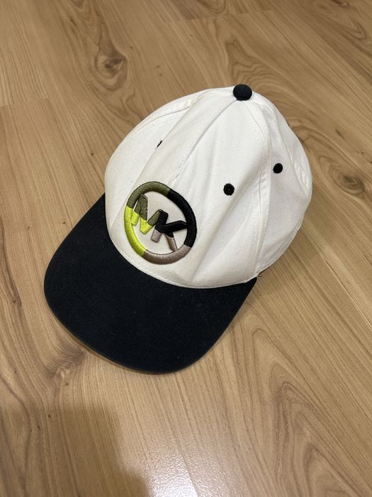 Шапки с козерка- Levis/MK/AE