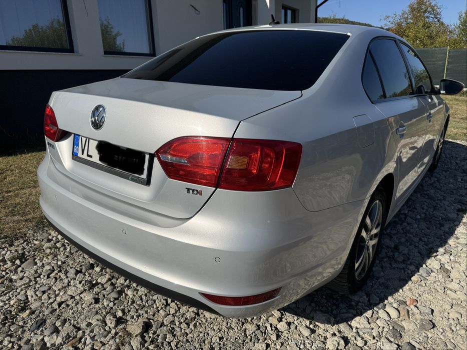 VOLKSWAGEN Jetta 2013 — imagine 4