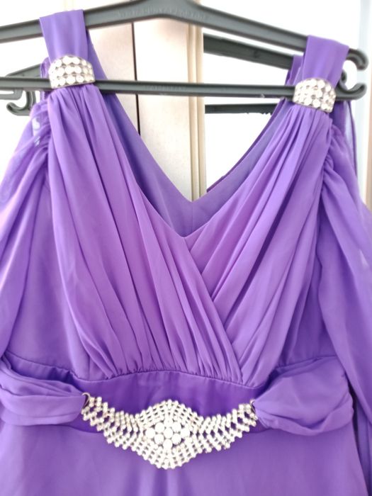 Продаю нарядное платье