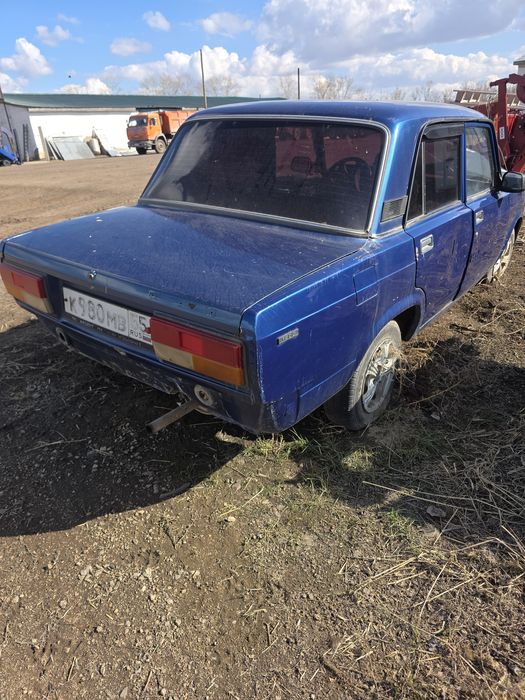 Продам Ваз 2107 на запчасти