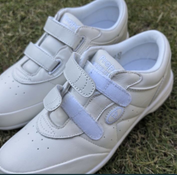 Продаются Белые кожаные кроссовки фирмы Propet